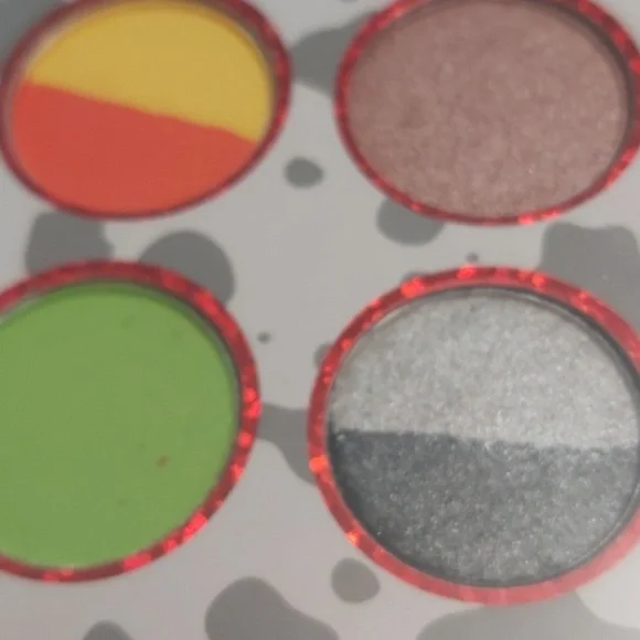 Eyeshadow - Picture 6 of 8